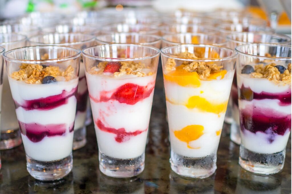 yogurt, parfait, breakfast