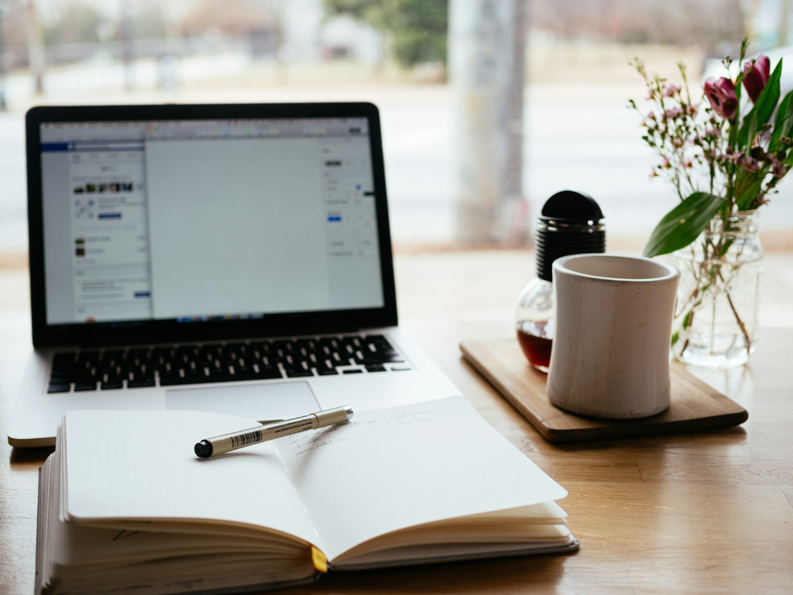 How to Declutter Your Digital Life: Files, Downloads, Photos and Notifications