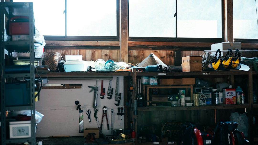How to Organize a Garage or Storage Area in Manageable Zones