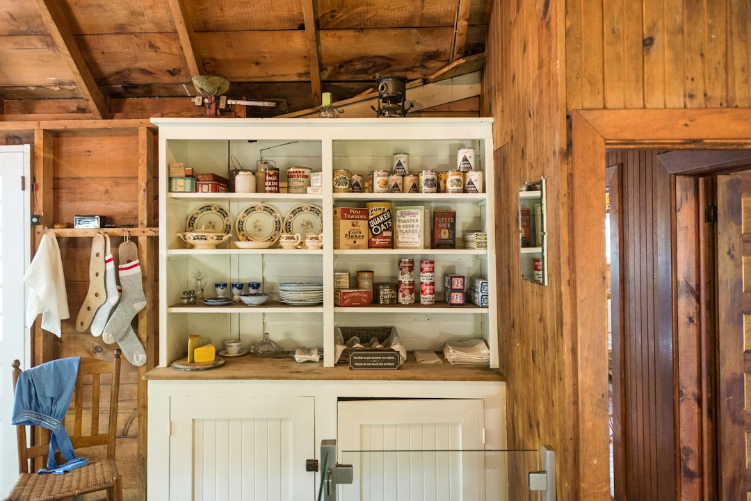 Open Shelving vs Closed Storage: Which Works Better for Everyday Clutter?